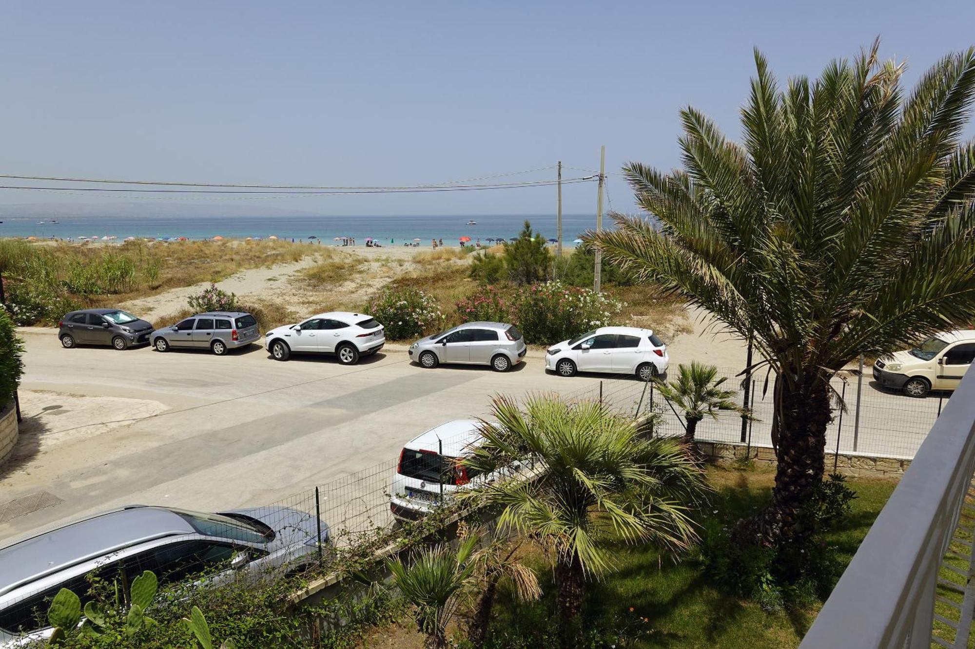 Giallomare Aparthotel Marzamemi Exterior photo